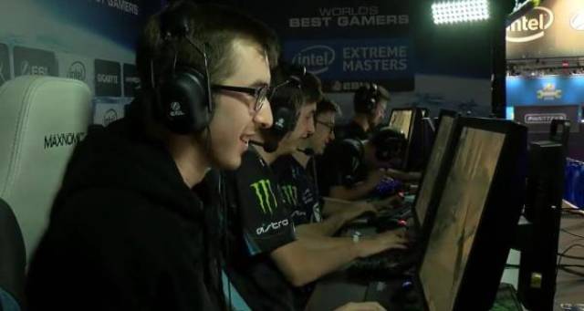 斯并肩作战 斯并肩作战