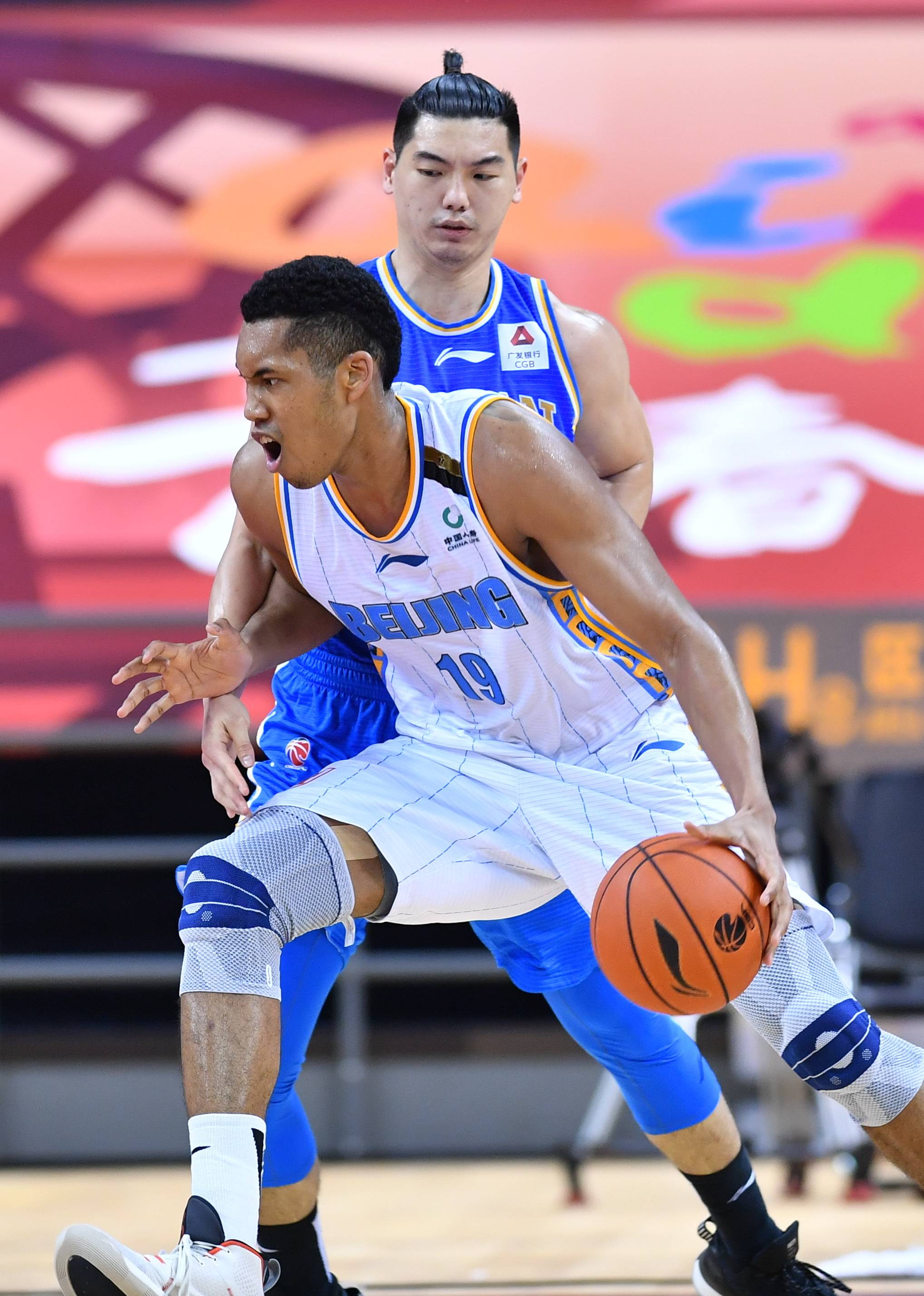 个参与者都 个参与者都