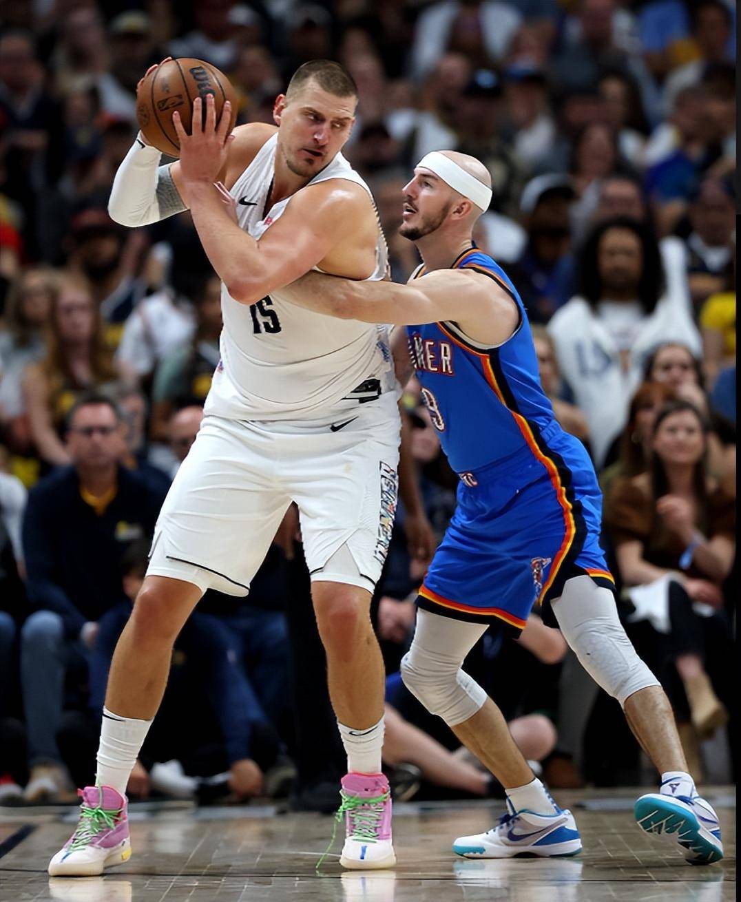 合同中以 合同中以